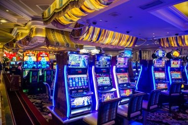 okeplay777 mobile app interface showing sportsbook and casino games